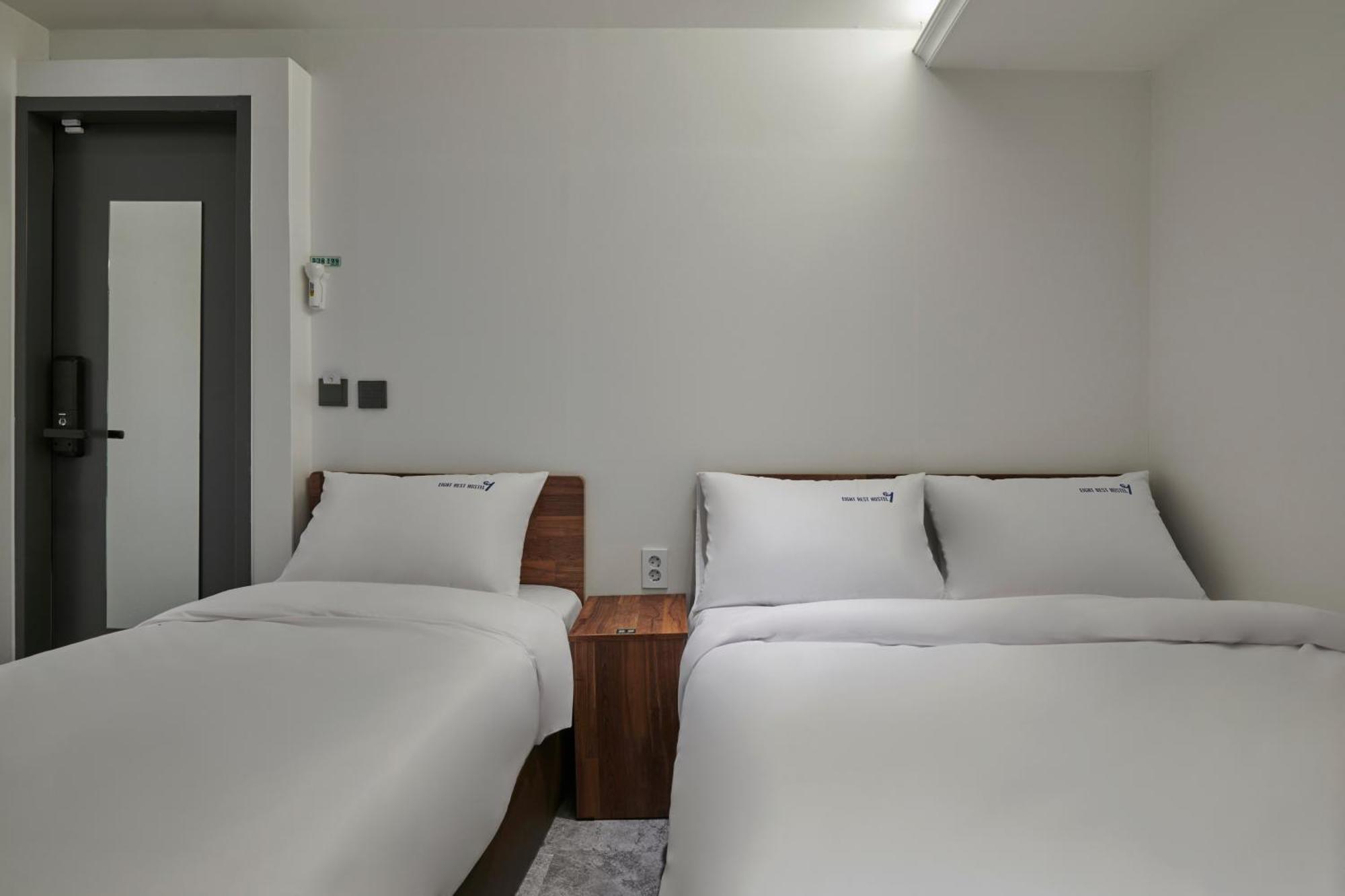 Eight Rest Hostel Myeongdong Seoel Buitenkant foto